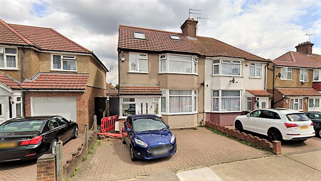 Dorchester Waye, Hayes 4 bed semidetached house £675,000