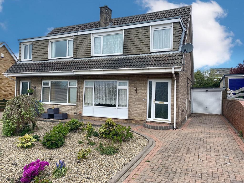 Eastway, Eastfield, Scarborough 3 bed semidetached house £150,000