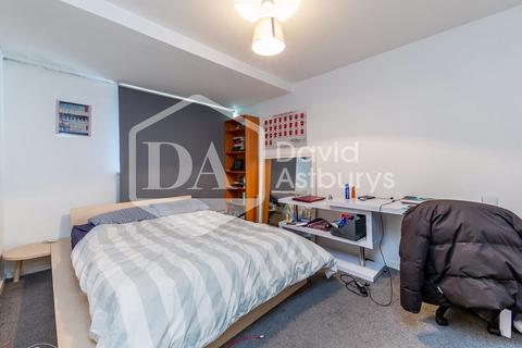 4 bedroom apartment to rent, Portia Way, Mile End, London