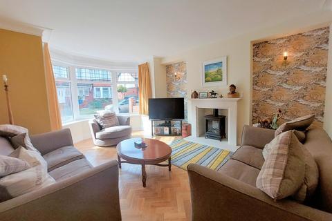 27 Devonshire Drive, Scarborough, YO12 7NH