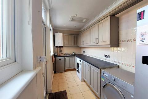 27 Devonshire Drive, Scarborough, YO12 7NH
