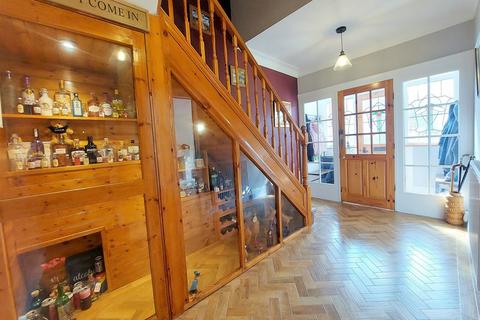 27 Devonshire Drive, Scarborough, YO12 7NH