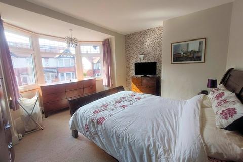 27 Devonshire Drive, Scarborough, YO12 7NH
