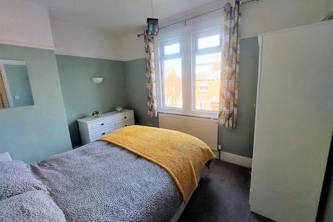 27 Devonshire Drive, Scarborough, YO12 7NH