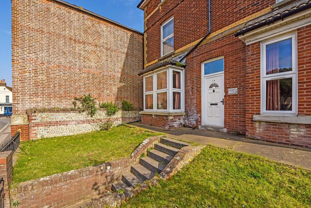 Whyke Road, Chichester 1 bed flat £139,000