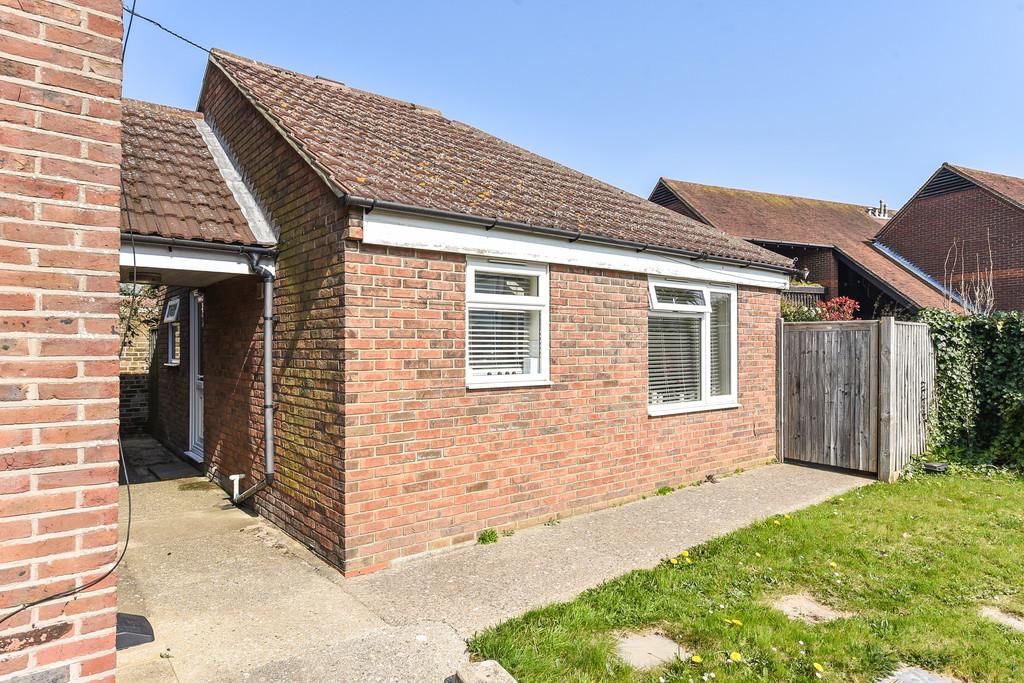 Whyke Road, Chichester 1 bed detached bungalow £199,000