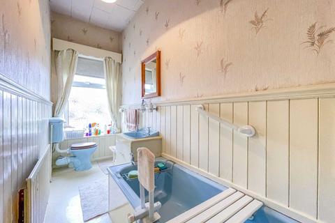 91 Dark Lane, Batley, WF17 7PW