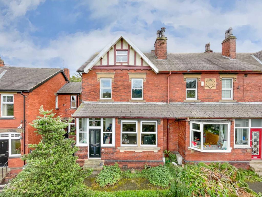 Timothy Lane, Batley 4 bed terraced house £275,000