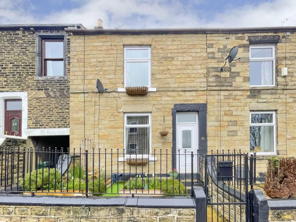 Brookroyd Lane, Batley 2 bed end of terrace house £210,000