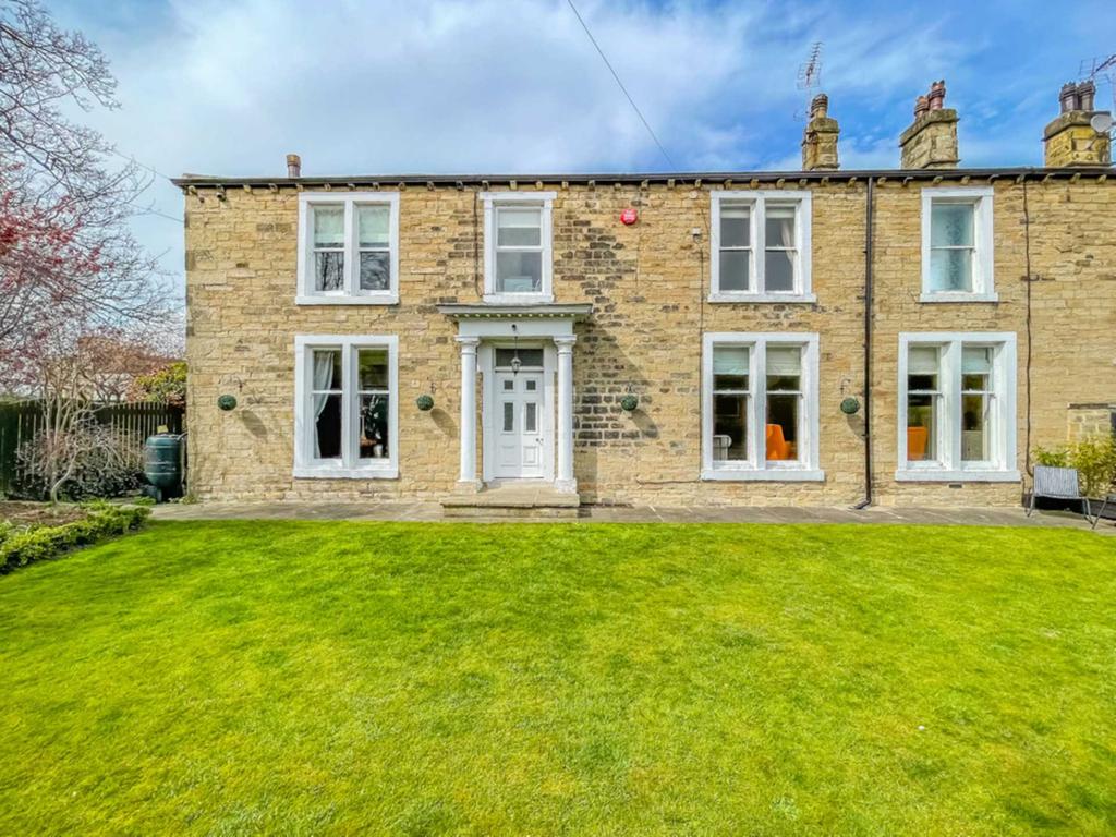 Carlton House, Roberttown Lane, Liversedge 6 bed house for sale £795,000