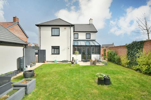 6 Flora Close, Blunsdon, Swindon, SN26 8AE