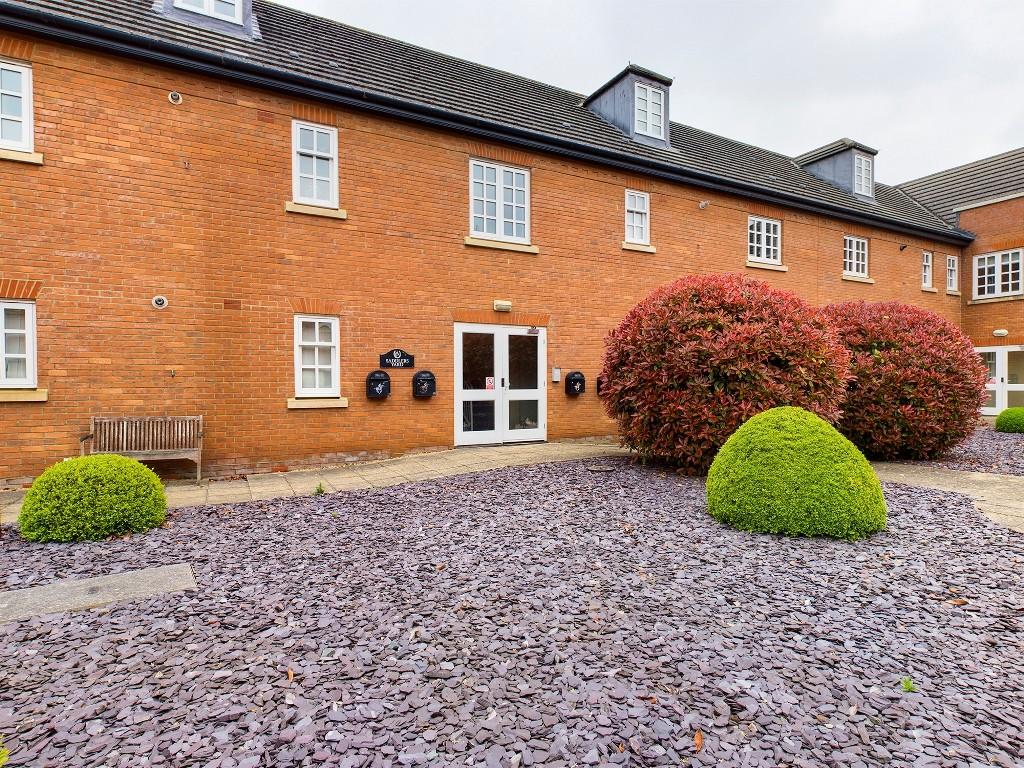 Reffield Close, Towcester 2 bed apartment £875 pcm (£202 pw)