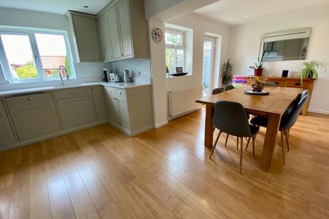 5 Ashmead, Clifford, Wetherby, LS23 6PW