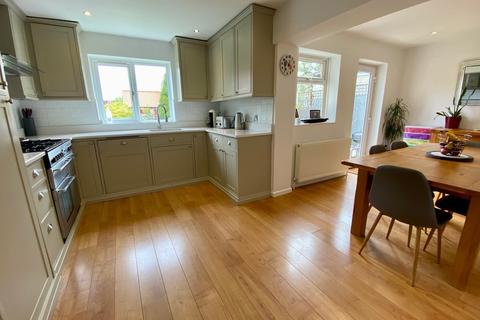 5 Ashmead, Clifford, Wetherby, LS23 6PW