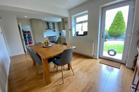 5 Ashmead, Clifford, Wetherby, LS23 6PW