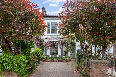 17 Trinity Road, London, N22 8LB