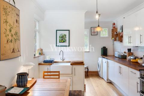 17 Trinity Road, London, N22 8LB