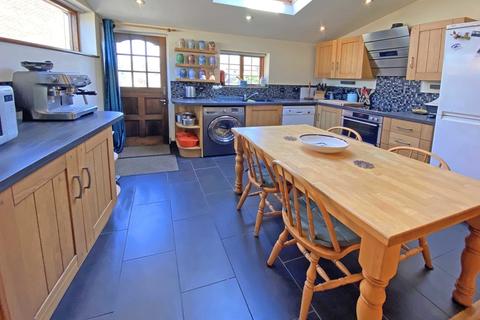 1 Riviera Terrace, Exminster, Exeter, EX6 8DS
