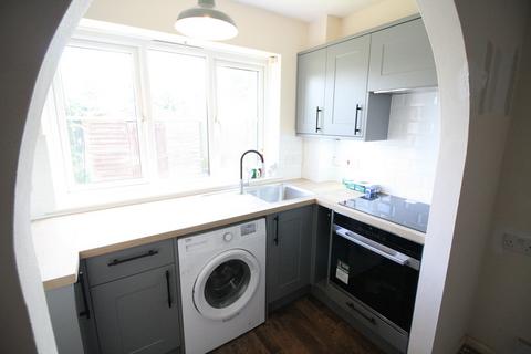 1 bedroom ground floor flat to rent, Albury Place, Merstham