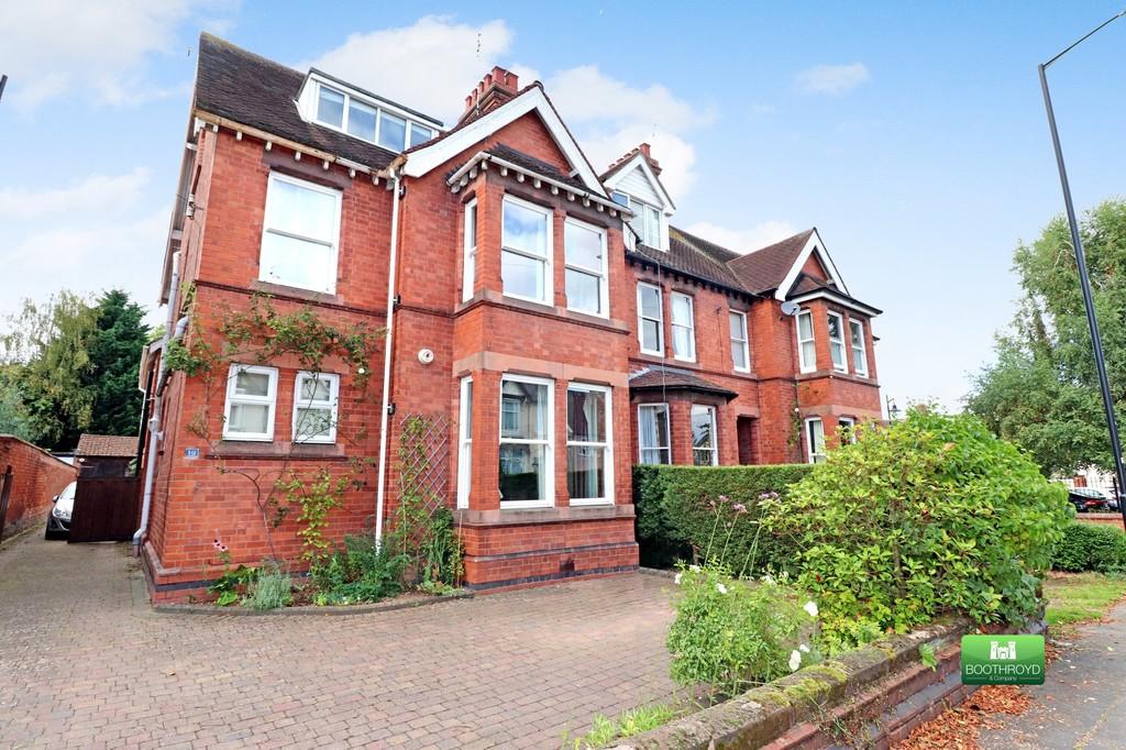 Waverley Road, Kenilworth 4 bed end of terrace house £810,000