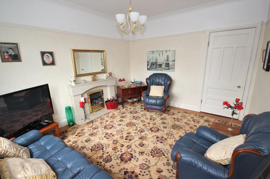 Heol Y Forlan, Whitchurch, Cardiff 3 bed semidetached house £450,000