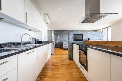 2 bedroom apartment for sale, Quadrant Walk, London E14
