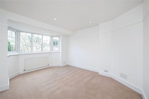 3 bedroom end of terrace house to rent, Lawrence Avenue, New Malden, Surrey