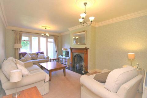 4 bedroom detached house for sale - 10 Greenfield Drive, BR1 3BH