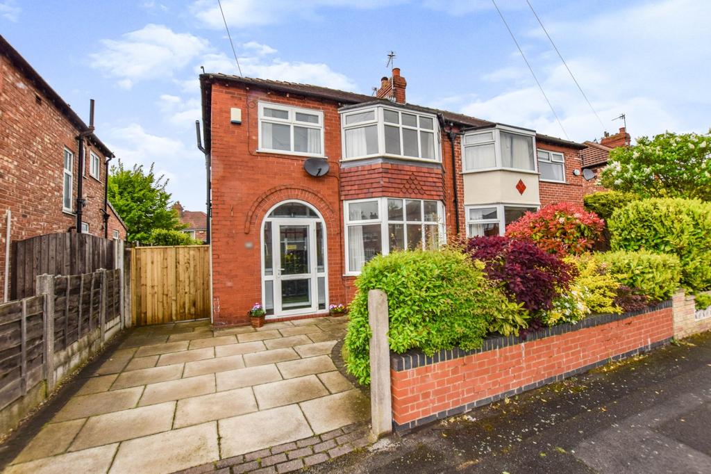 Downs Drive, Timperley, Altrincham... 3 bed semidetached house £