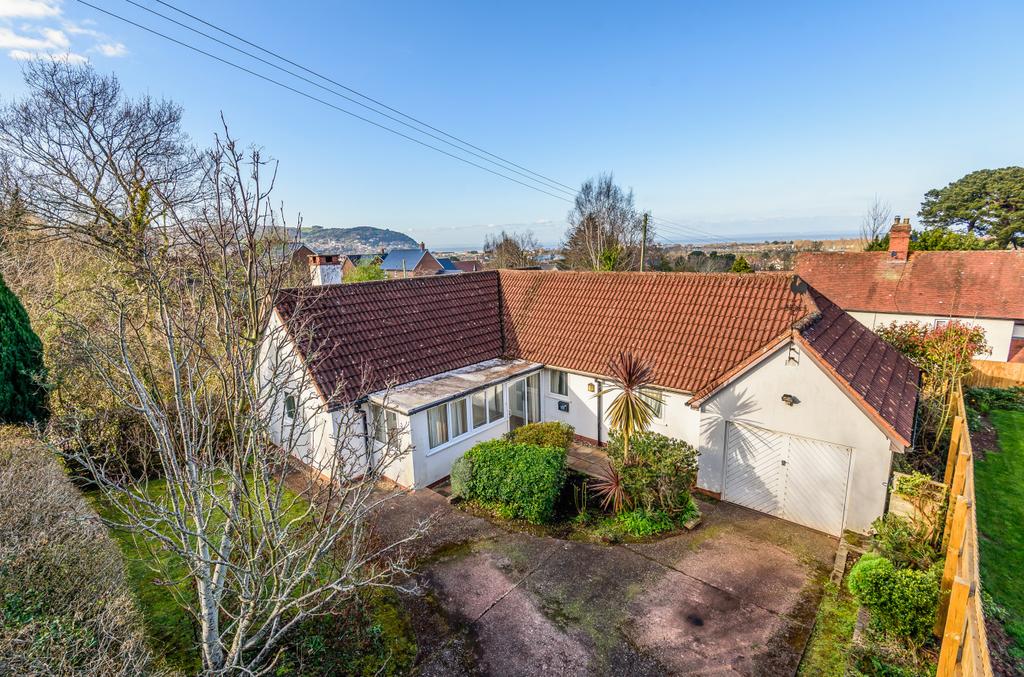 Minehead, TA24 2 bed detached bungalow £365,000