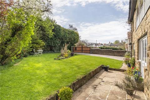 5 bedroom detached house for sale - Wharfedale Drive, Ilkley, West Yorkshire