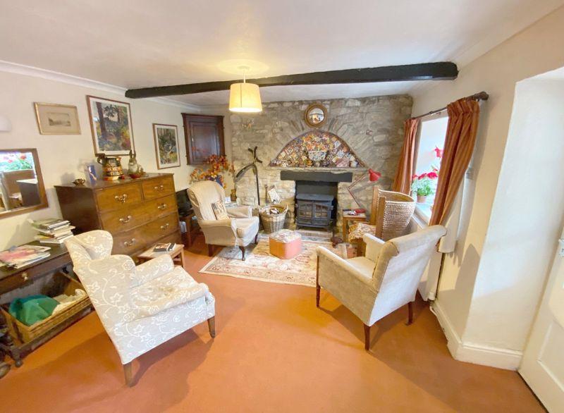 Bread Street, Warminster 3 bed cottage £335,000