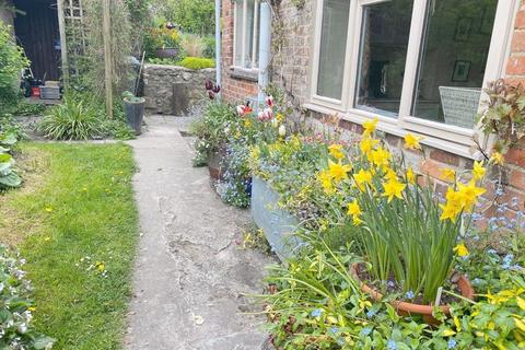21 Bread Street, Warminster, BA12 8DF