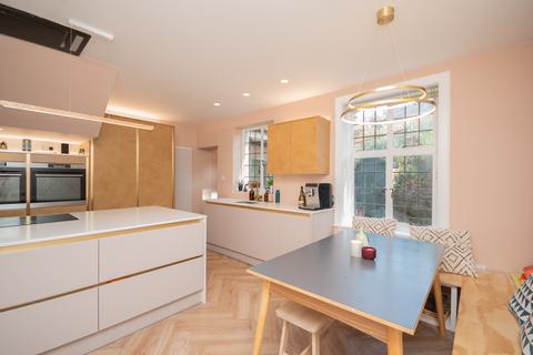 Ewenburn Gwydyr Road, Crieff, PH7 4BS
