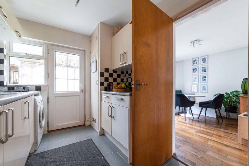 KITCHEN > DINER