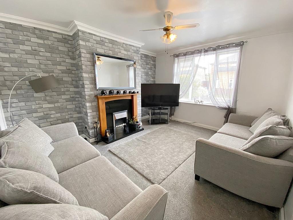 Tilston Avenue, Warrington, WA4 3 bed semidetached house £185,000