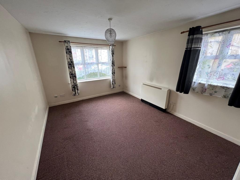 Stapleford Close, Chelmsford, CM2 1 bed apartment £775 pcm (£179 pw)