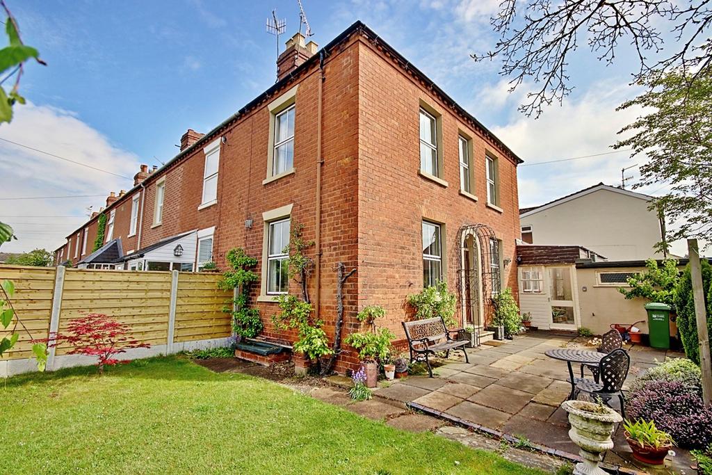 Vine Street, Northwick, Worcester, WR3 2 bed end of terrace house £