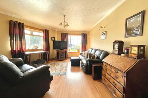 4 bedroom bungalow for sale - 98 Stirling Road, Milnathort, Kinross-shire, KY13