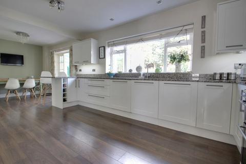 6 Adel Park Drive, Leeds, LS16 8HW