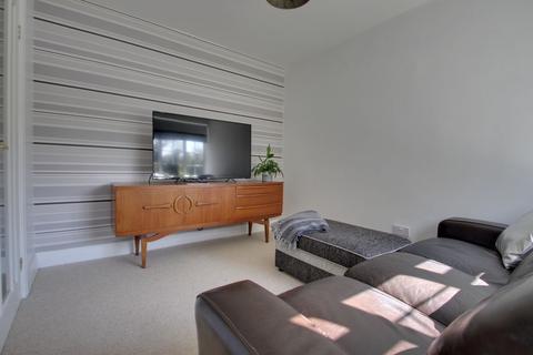 6 Adel Park Drive, Leeds, LS16 8HW