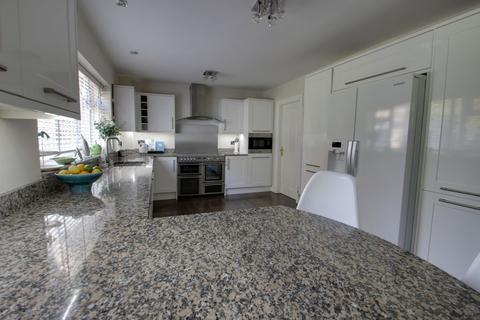 6 Adel Park Drive, Leeds, LS16 8HW