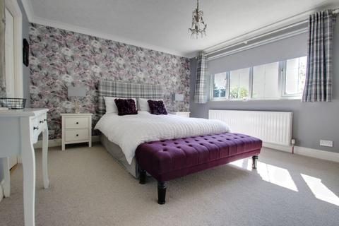 6 Adel Park Drive, Leeds, LS16 8HW