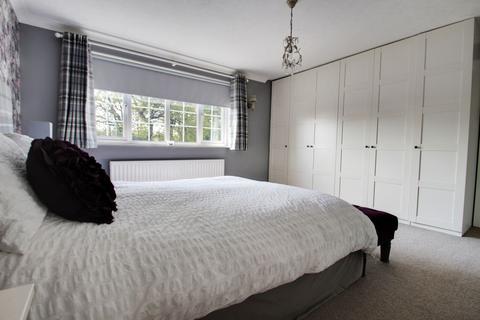 6 Adel Park Drive, Leeds, LS16 8HW