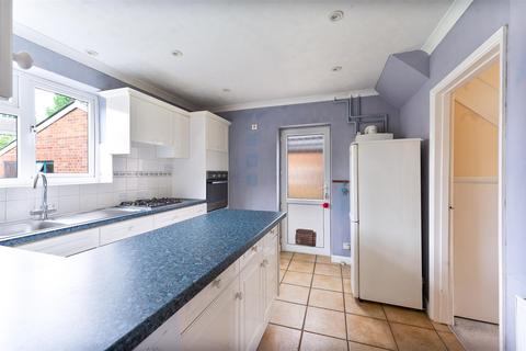 4 Grange Close, Guildford, GU2 9QJ