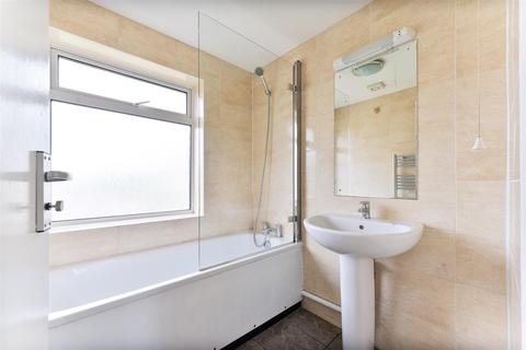 4 Grange Close, Guildford, GU2 9QJ