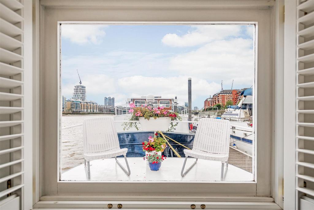 Imperial Wharf, Fulham, SW6 2 bed houseboat for sale £400,000