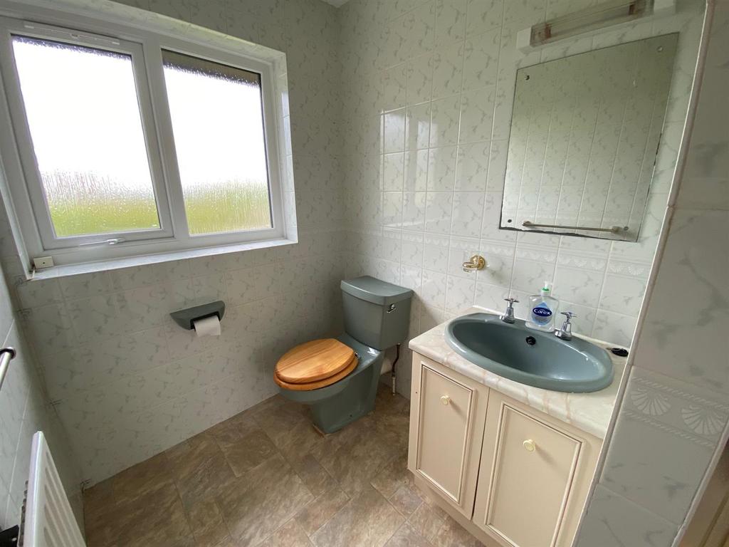 BATHROOM 1.png