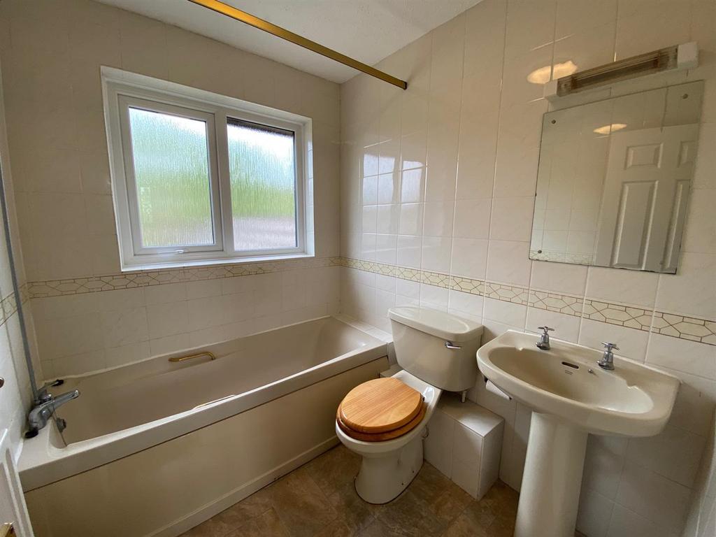 BATHROOM 2.png