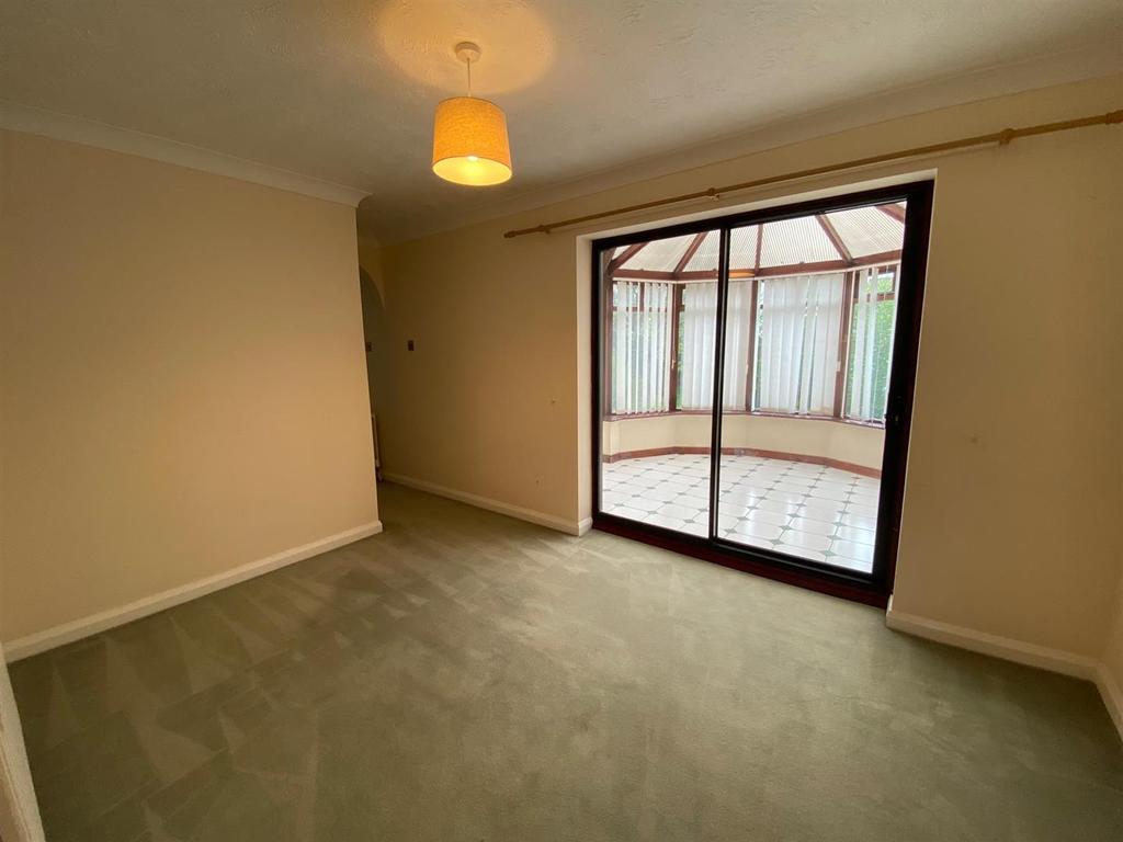 DINING ROOM.png